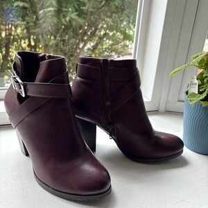 Source Unknown Brown Ankle Boots with Buckle Detail